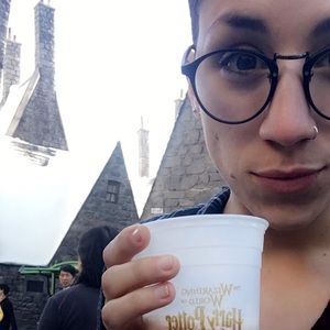 Meet your Posher, Gia